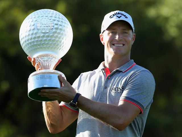 Alex Noren with the Nedbank trophy